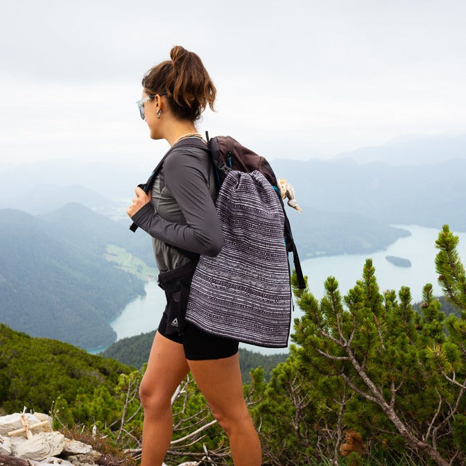 Dark Mind - Ultra-leichtes Outdoor-und Wanderhandtuch  - 80cm x 40cm - WOODSANDWAVES