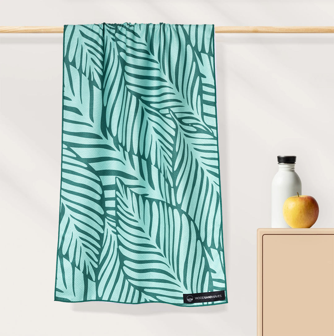 Green Garden - Ultra-leichtes Outdoor-und Wanderhandtuch  - 80cm x 40cm - WOODSANDWAVES