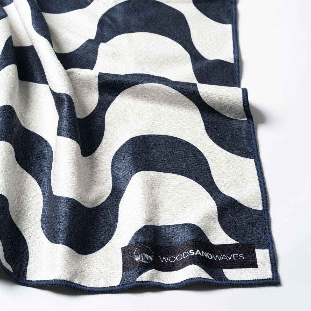 Copacabana - Ultra-leichtes Outdoor-und Wanderhandtuch  - 80cm x 40cm - WOODSANDWAVES