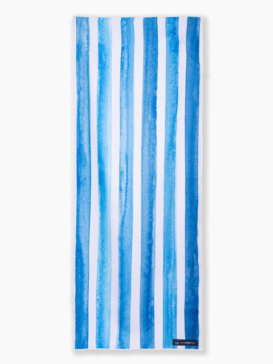 Aqua Stripes - Schnelltrocknendes Reise - und Strandtuch mit Geheimfach - woodsandwaves.co