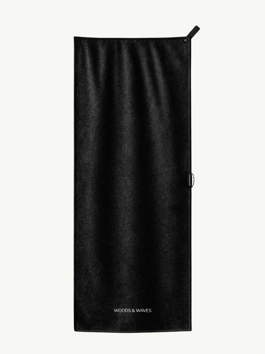 Clear Black - Sporthandtuch mit Magnet & Zipper - Tasche - woodsandwaves.co