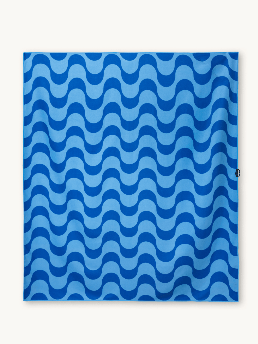 Copacabana Sea - Stranddecke XXL - leicht, kompakt & sandabweisend - woodsandwaves.co