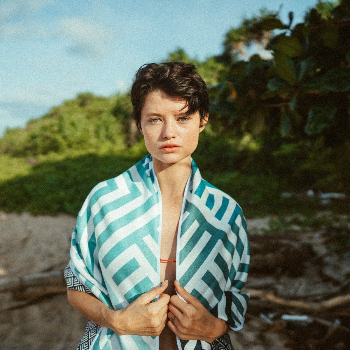 Mint Relaxation - Schnelltrocknendes Reise - und Strandtuch mit Geheimfach - woodsandwaves.co