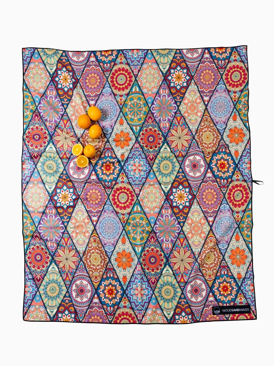 Mosaics - Stranddecke XXL - leicht, kompakt & sandabweisend - woodsandwaves.co