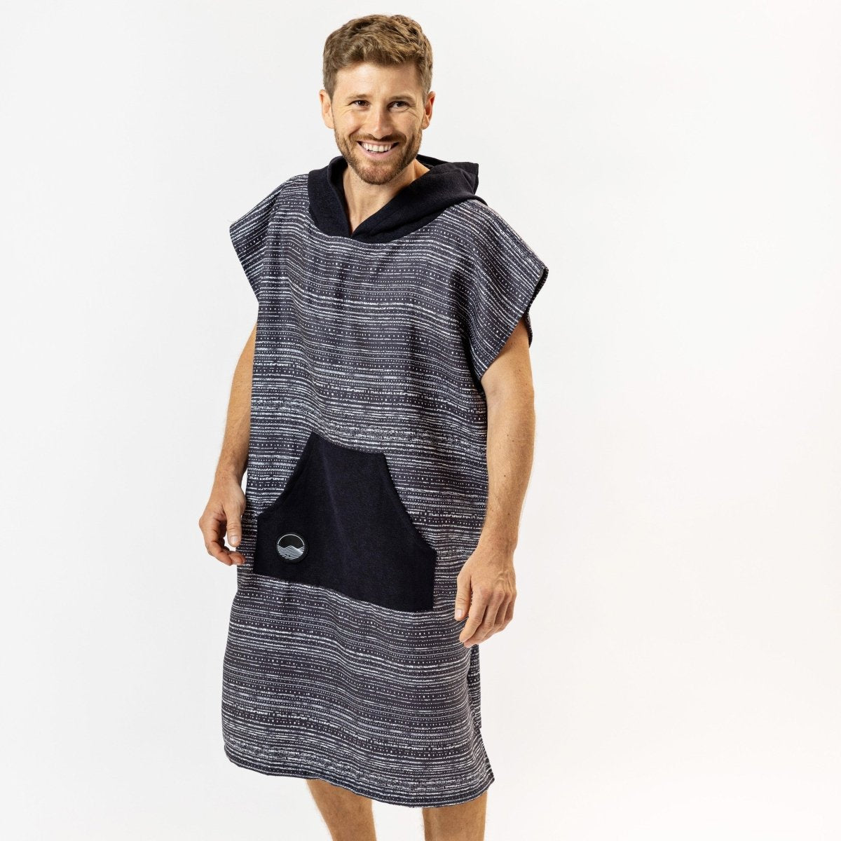 Surf - Poncho - für Frauen & Männer - aus schnelltrocknender und leichter Mikrofaser - woodsandwaves.co