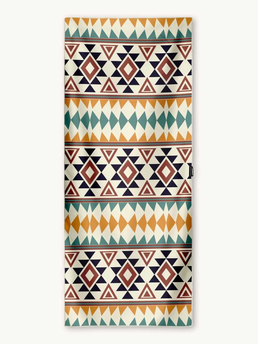 Warm Earth - Schnelltrocknendes Reise - und Strandtuch mit Geheimfach - woodsandwaves.co