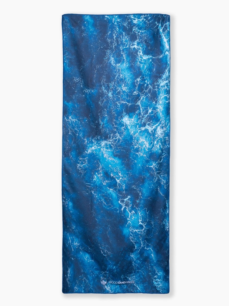 Wild Ocean - Reise - und Strandtuch mit Geheimfach - woodsandwaves.co